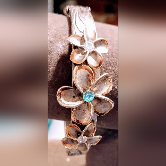 Vintage Flower Design Pattern Sterling Silver 9.25 Bangle Size 7 inch Bracelet. - Picture 1 of 11